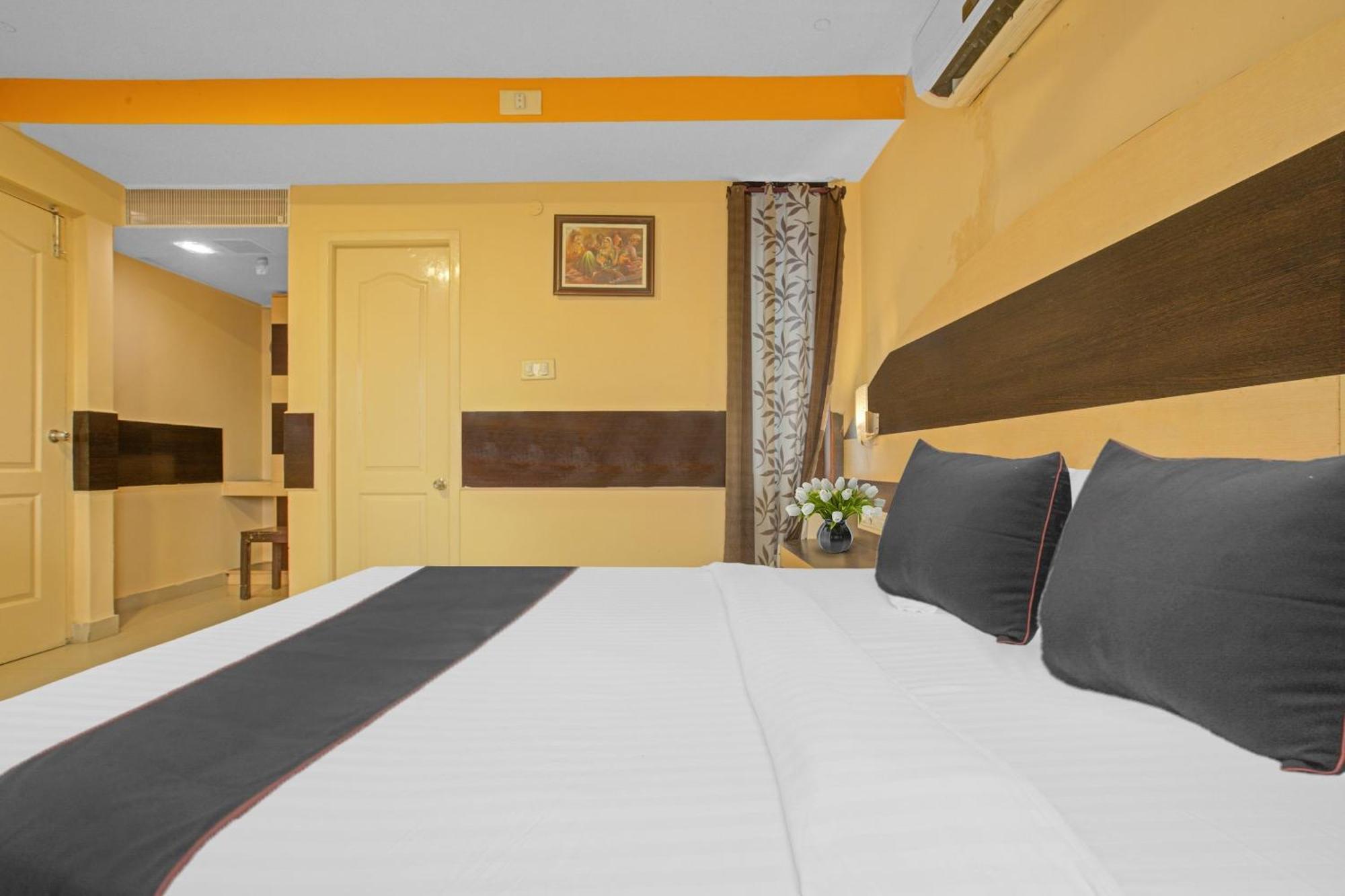 Collection O Mgr Inn Pondicherry Exteriör bild